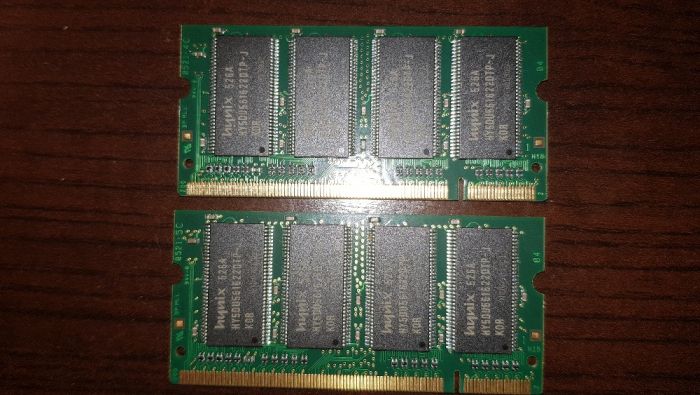 2x Memórias hynix 256mb DDR 333mhz CL2.5 PC2700S-25330