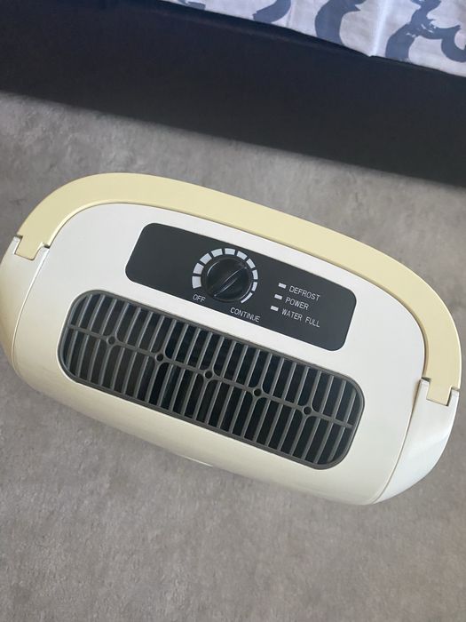 Desumificador portátil Electronia em ótimo estado.