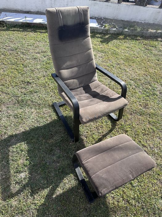 Poltrona com repouso de pés Ikea Poang