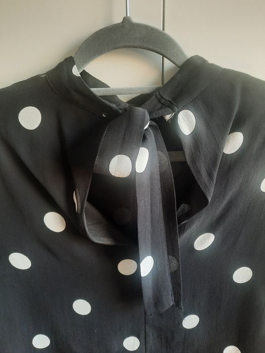 Blusa preta com bolas brancas T.38 da H&M