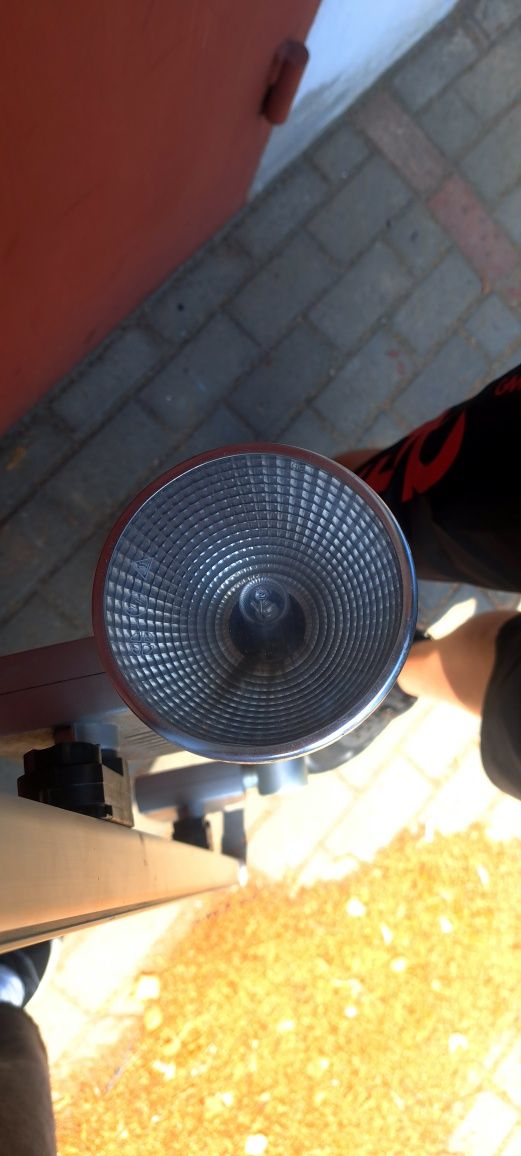 Lampa techniczna z 3 reflektorami