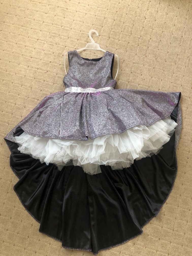 Дитяча сукня на вік 5-6 років