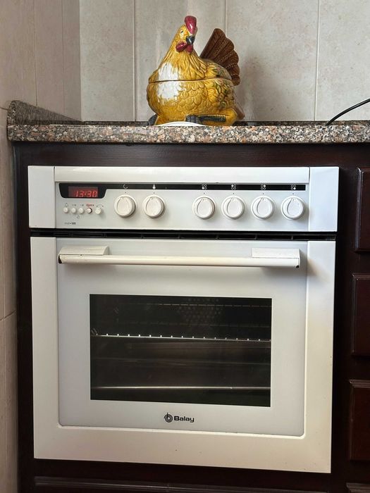 Placa a gás e forno eléctrico, marca Balay