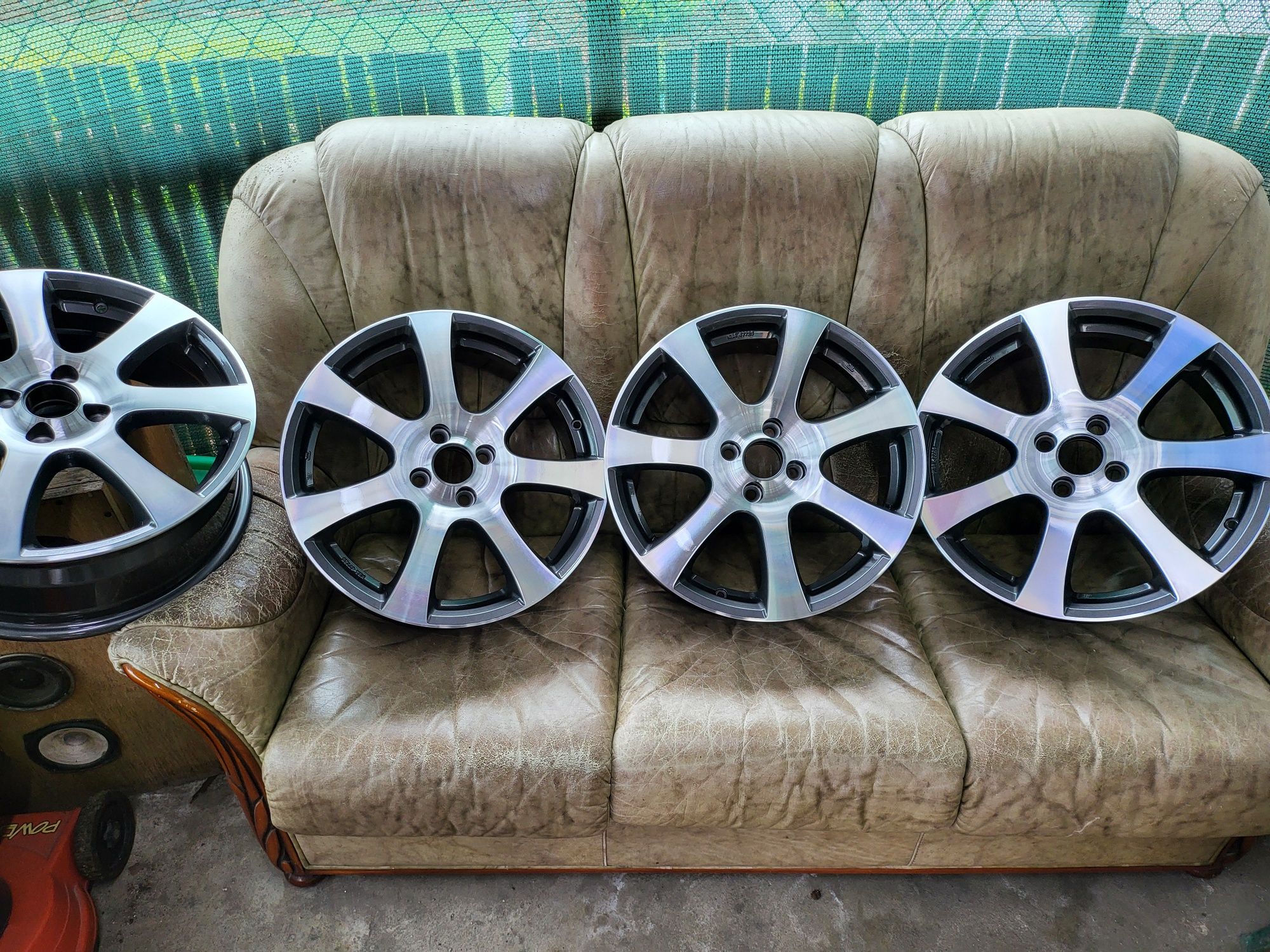 Felgi r17 4x100, nowe, et48