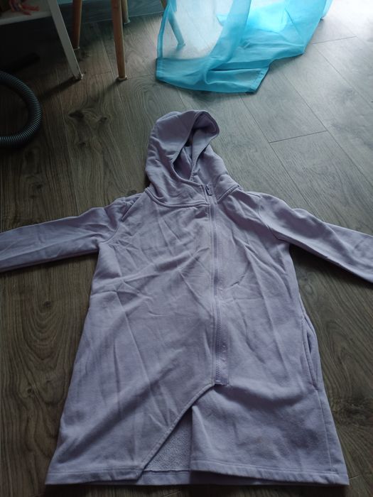 Rozpinana bluza Reserved. Dziewczynka