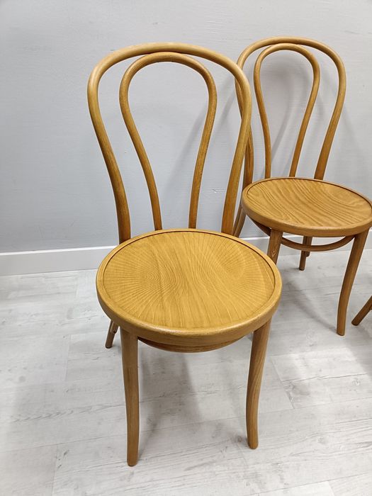 Krzesła drewniane Fameg a18 po renowacji dostępne 30szt.