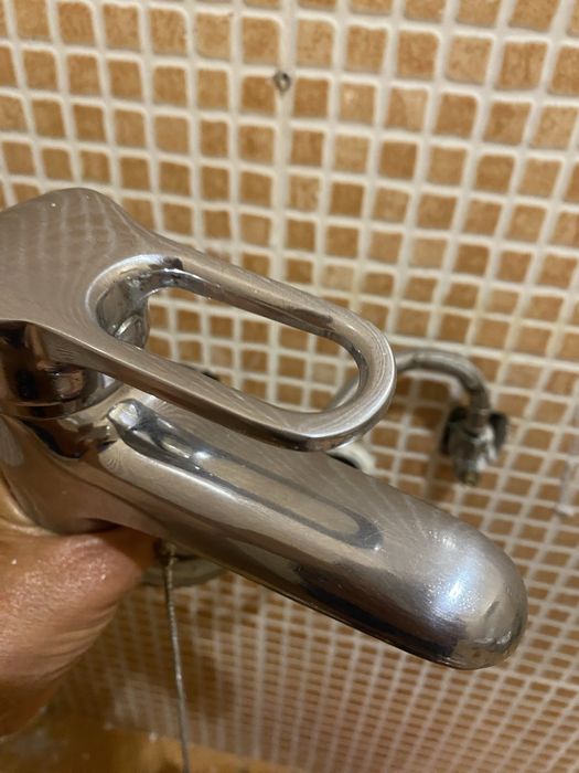 Lavatorio 70 cms e torneira