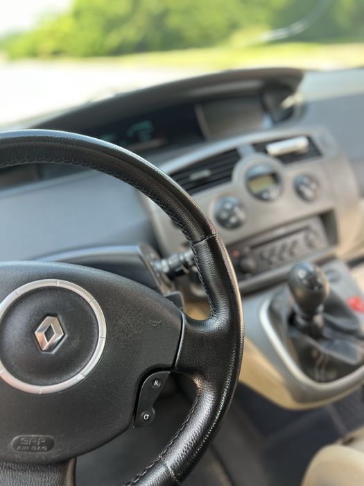 Renault scenik2 2007 р.