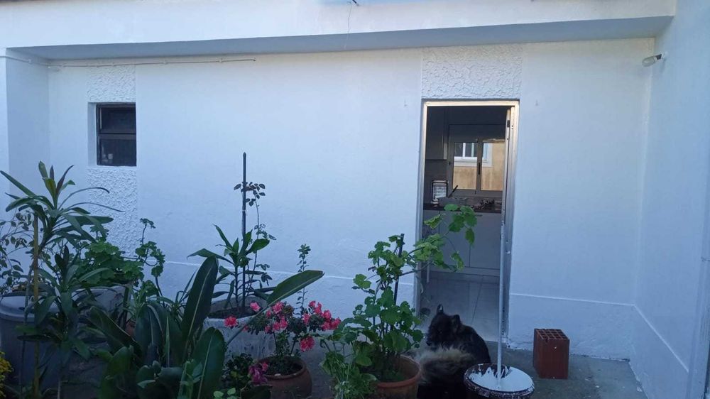 Casa mobilada a alugar a um casal ou pessoa sozinha