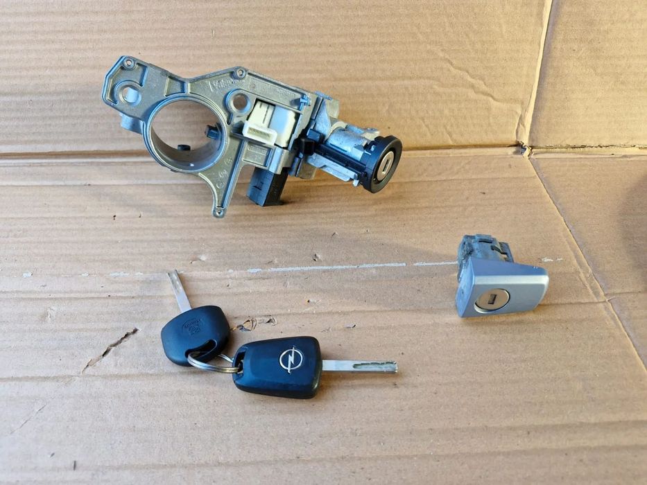 Stacyjka kluczyk wkładka drzwi Opel Astra H III Zafira B