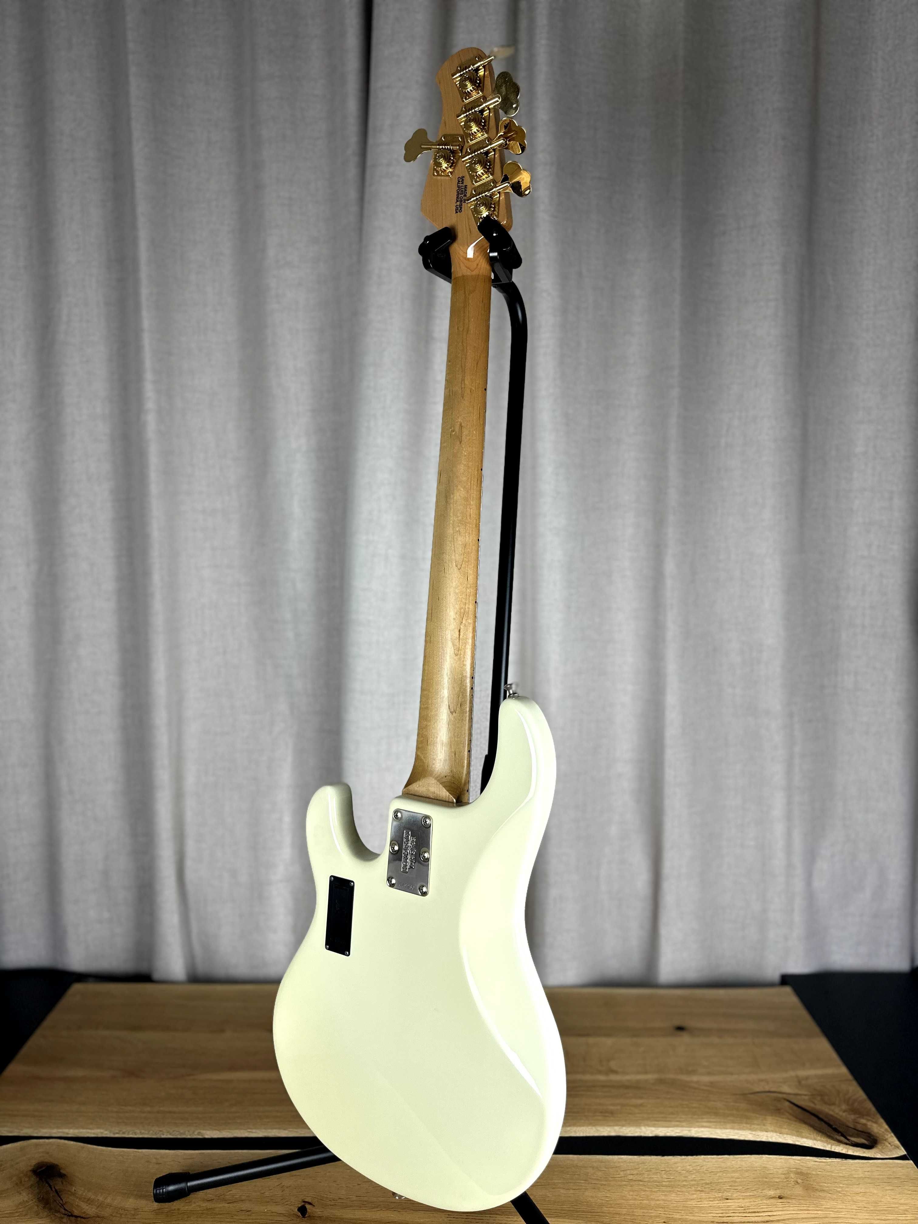 Music Man StingRay 5HH USA - Ivory White - Бас гітара