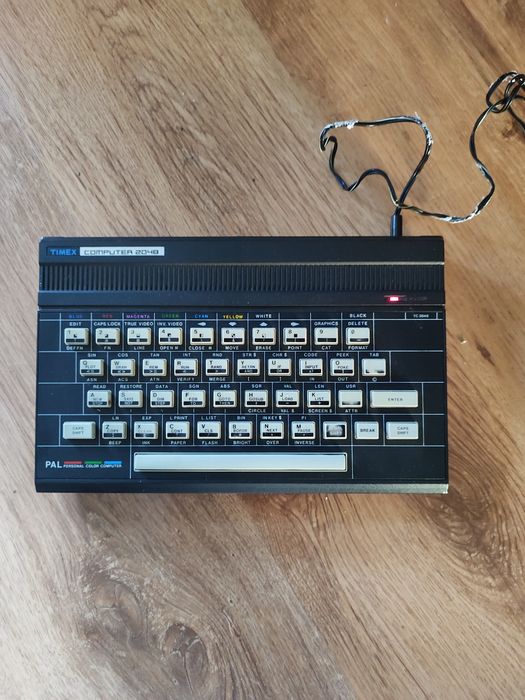 Timex Computer 2048 – sprawny, kolekcjonerski komputer retro!
