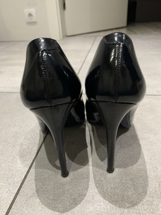 Buty szpilki skóra lakierowana Gino Rossi