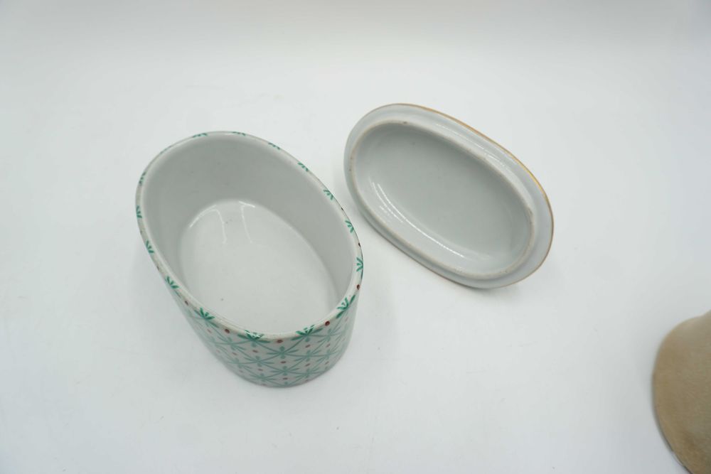 PORCELANOWA szkatułka bomboniera zielona z brązem-łabędz