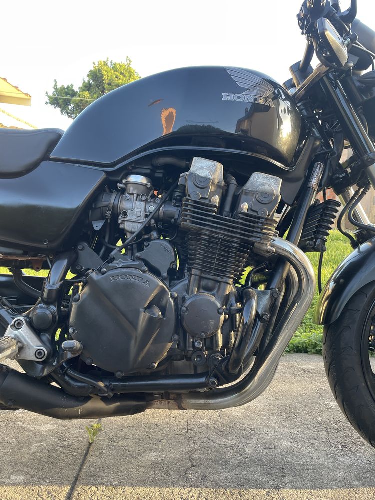 Honda CB750 Seven Fifty RC42