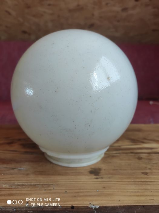 Плафон СССР белое стекло б/у дефект