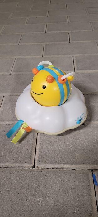 Skip Hop Zabawka Do Raczkowania Pszczoła

Numer kat. 3031