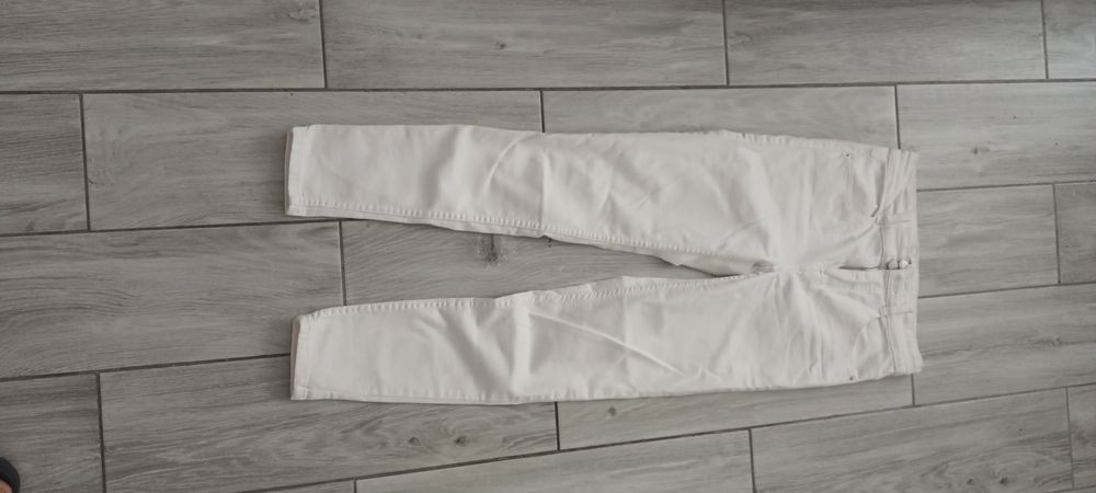 Spodnie białe Sinsay rozmiar 40