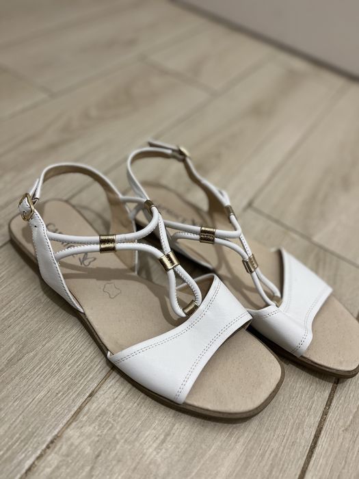 Босоніжки жіночі шкіряні Caprice 9-9-28100-20-197 IS