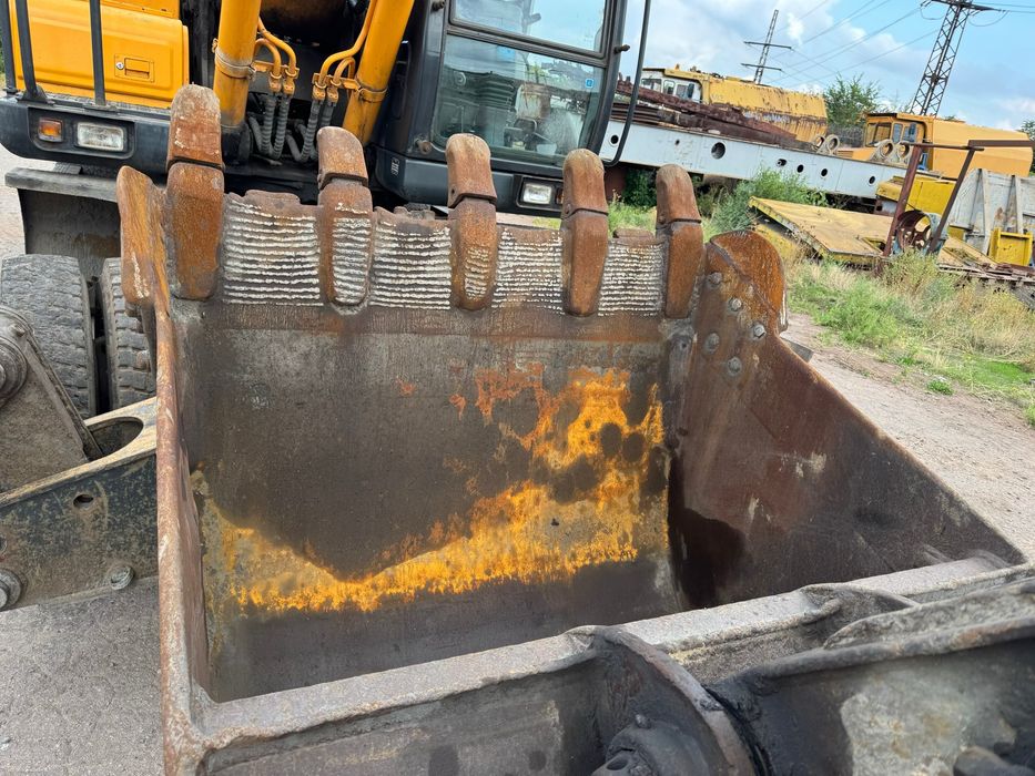 Экскаватор  Hyundai R 200-W7 2008