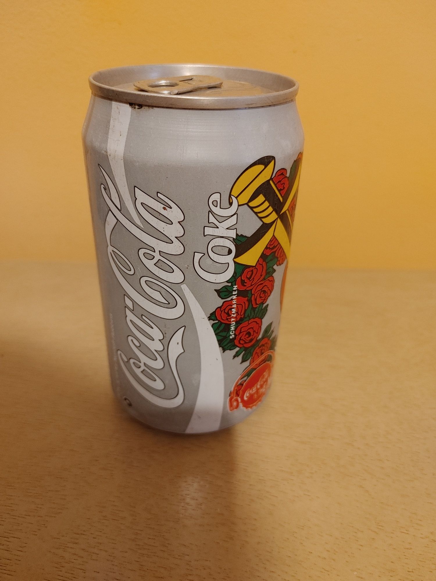 COCA COLA Bon Jovi 1995r Pełna Puszka w db stanie SPRAWDŹ