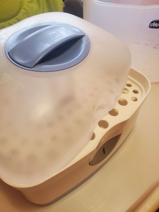 Стерилізатор паровий електричний Chicco для пляшечок та сосок