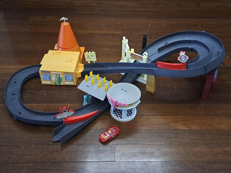 Pista carros Disney Cars Radiator Springs