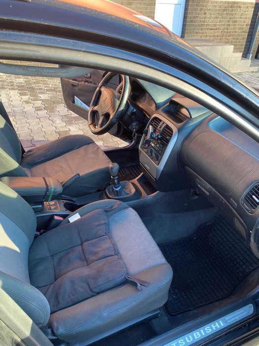 автомобіль MITSUBISHI CARISMA 2003 рік
