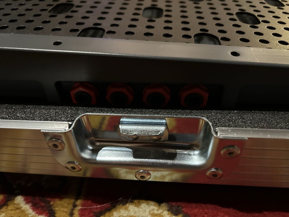 Temple audio pedalboard z casem trio 21