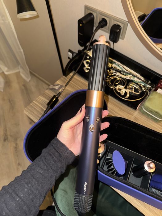 Продам стайлер Dyson