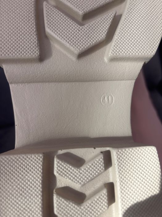 Buty w rozmiarze 41. Stan Nowe.