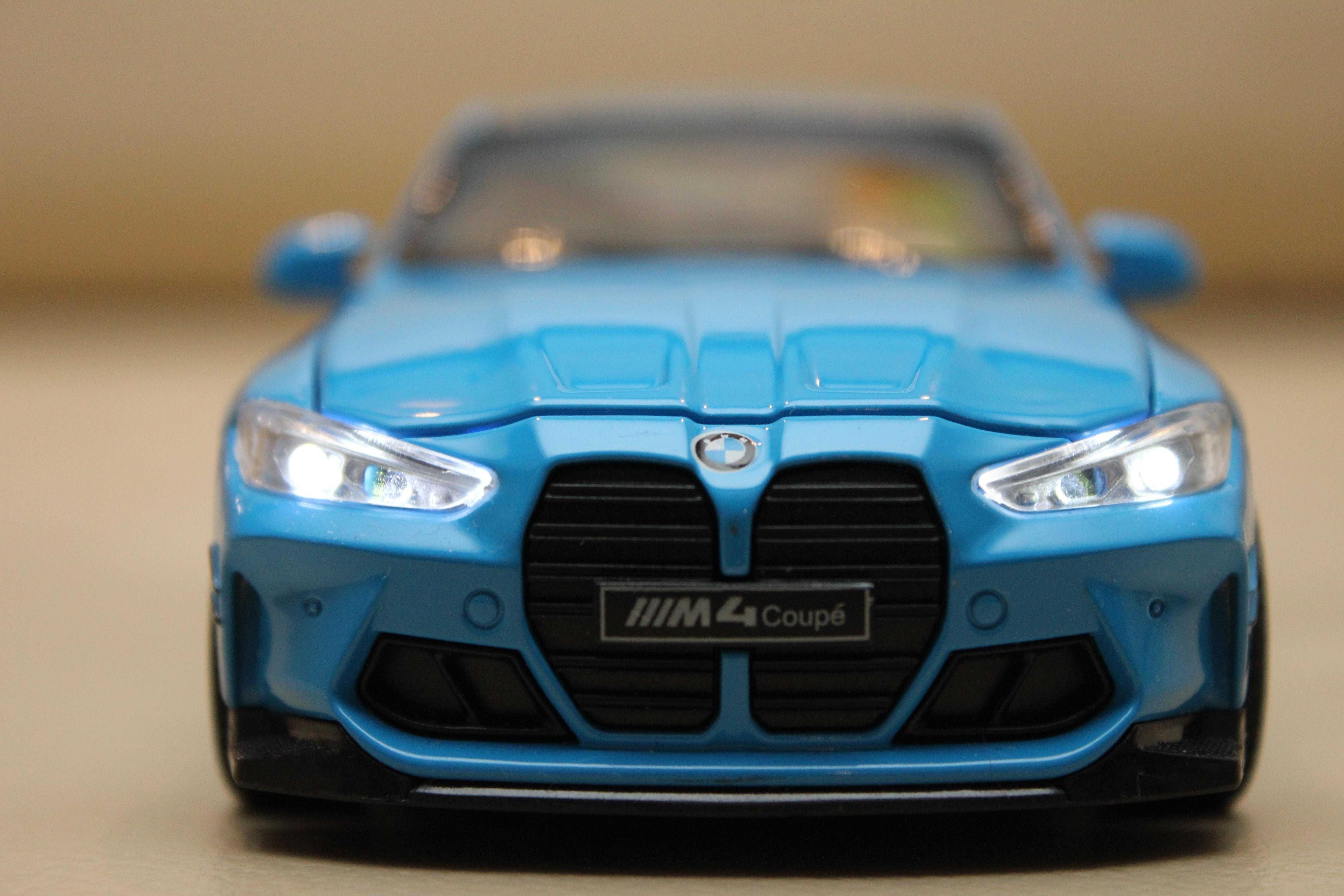 Model samochodu jak BMW M4 skala 1:32 światło dźwięk