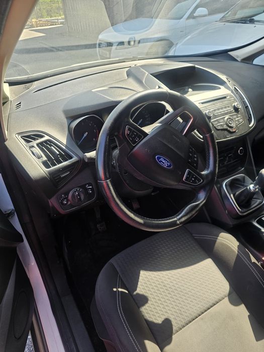 Vendo Ford C-MAX em bom estado.