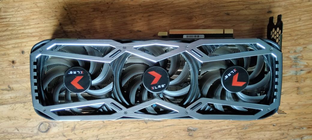 Karta graficzna GeForce 3090 XLR8 Gaming
