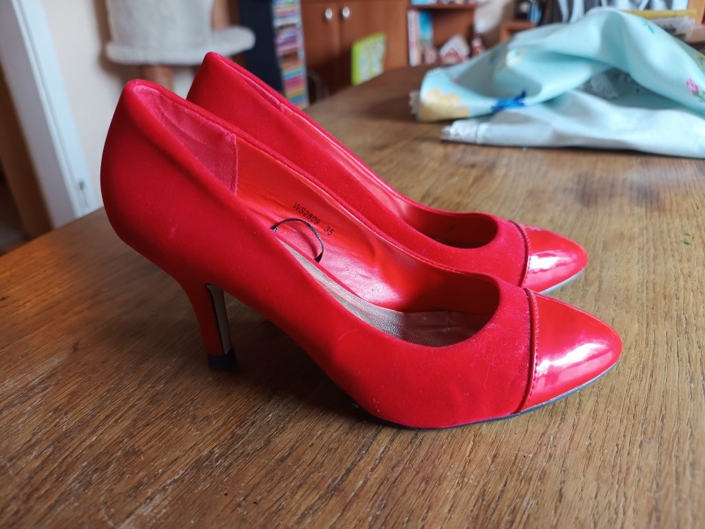 Buty damskie czółenka rozmiar 35 czerwone