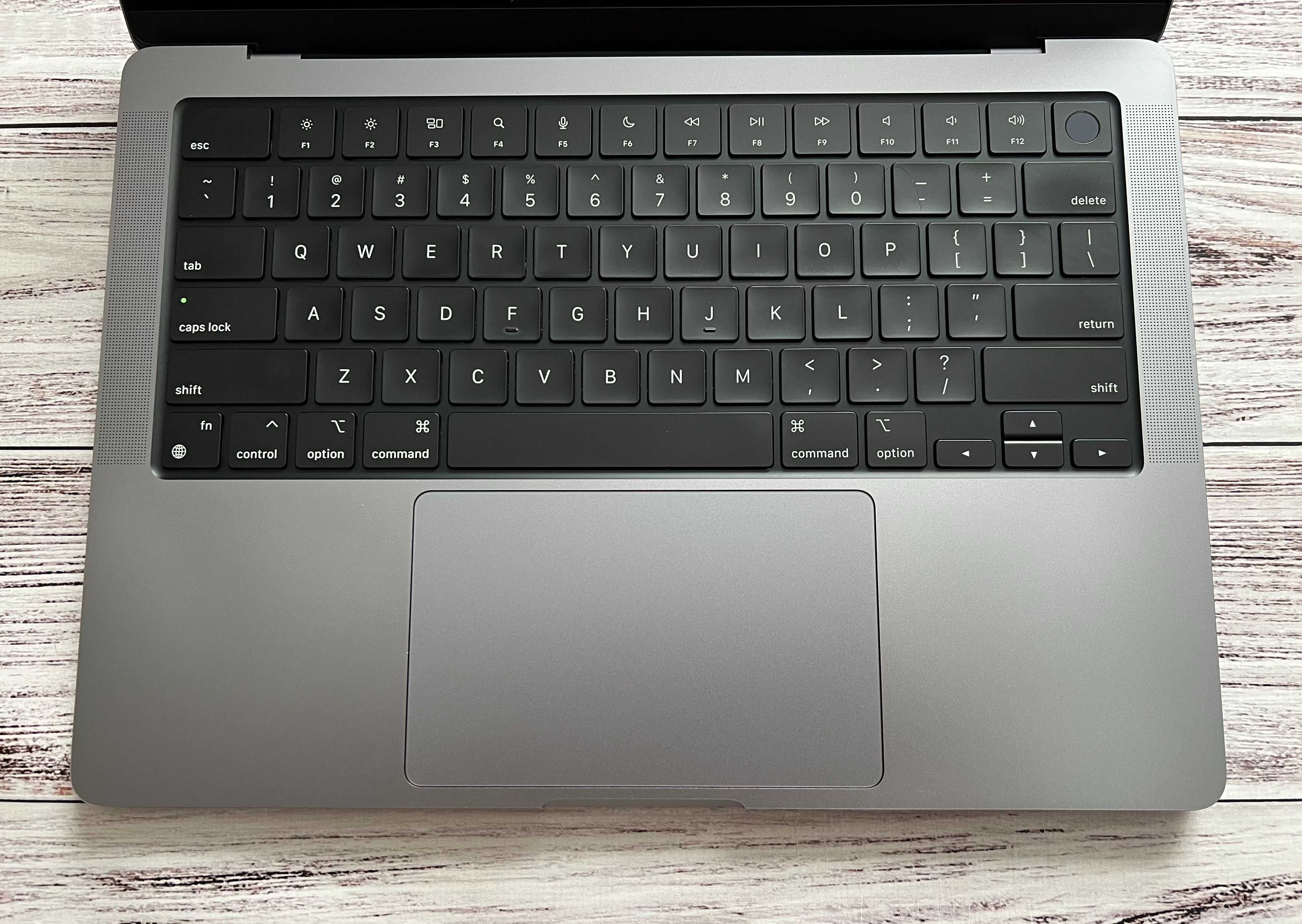 Macbook Pro 14" 2021 M1 Pro / 16Gb DDR5 / SSD 512Gb