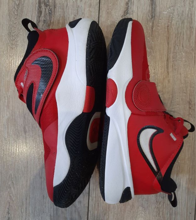 Баскетбольні кросівки “Nike team hustle big kidds”