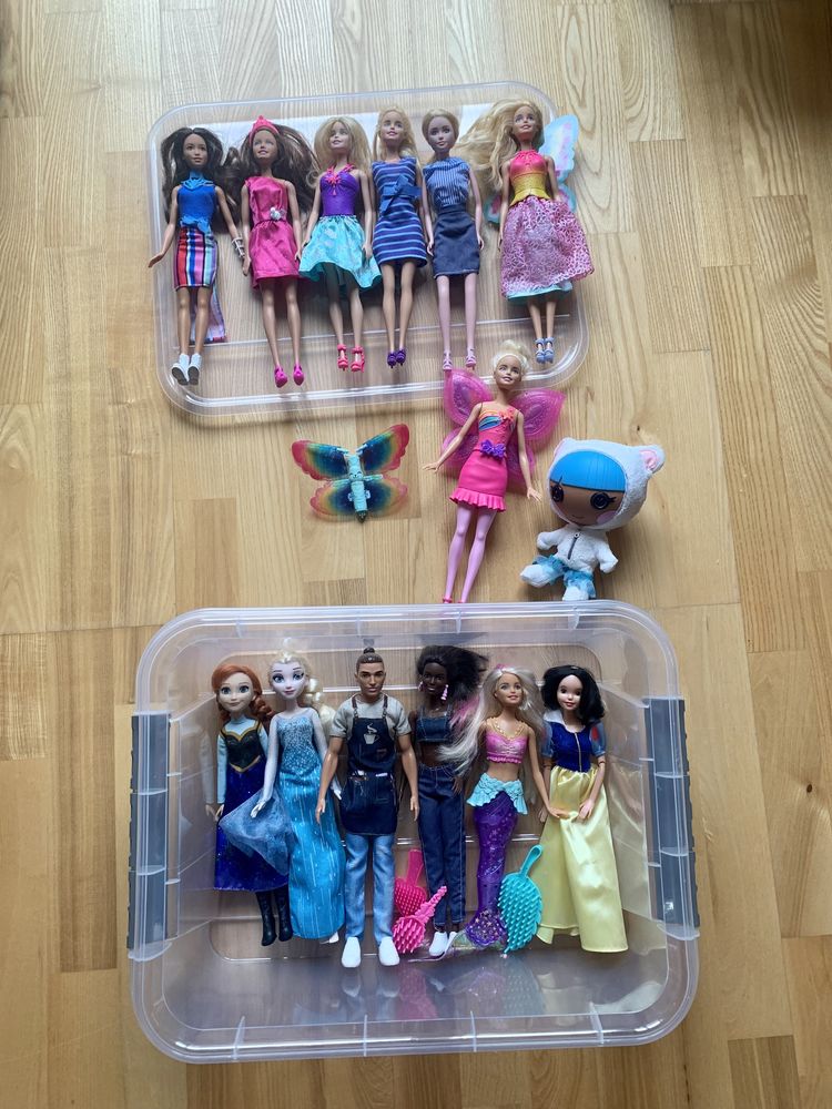 Zestaw 14 lalek, w tym 8 oryginalnych Barbie