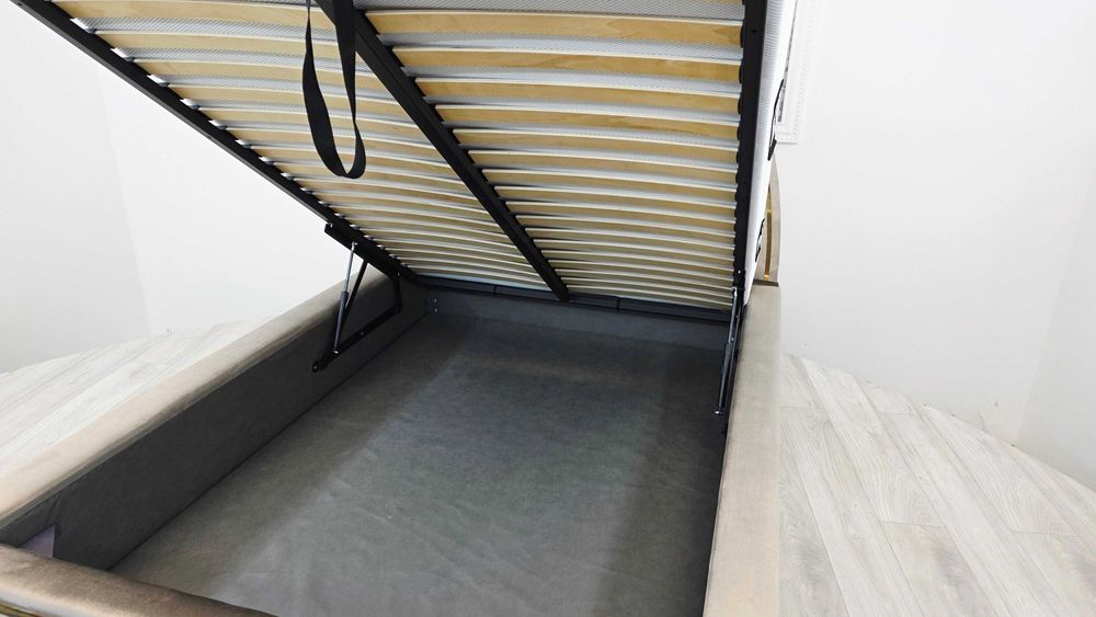 Łóżko Venus Deluxe czarne– elegancja i komfort w stylu glamour