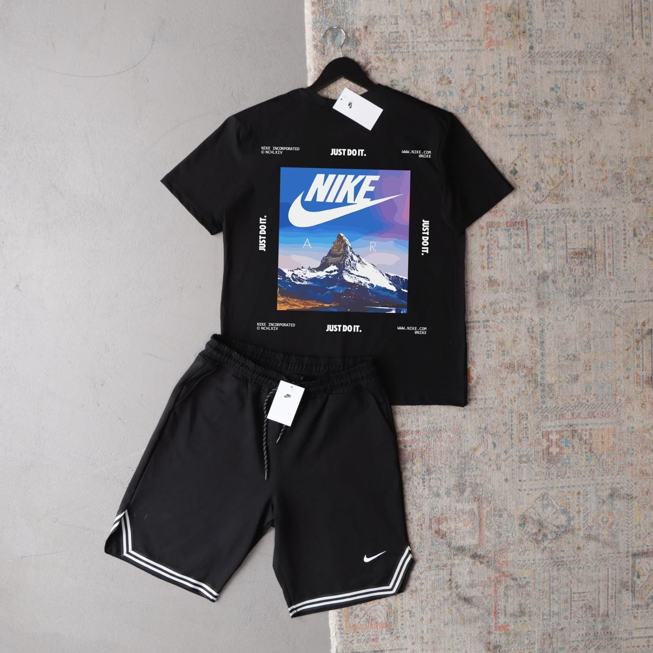 Футболка та шорти Nike A
