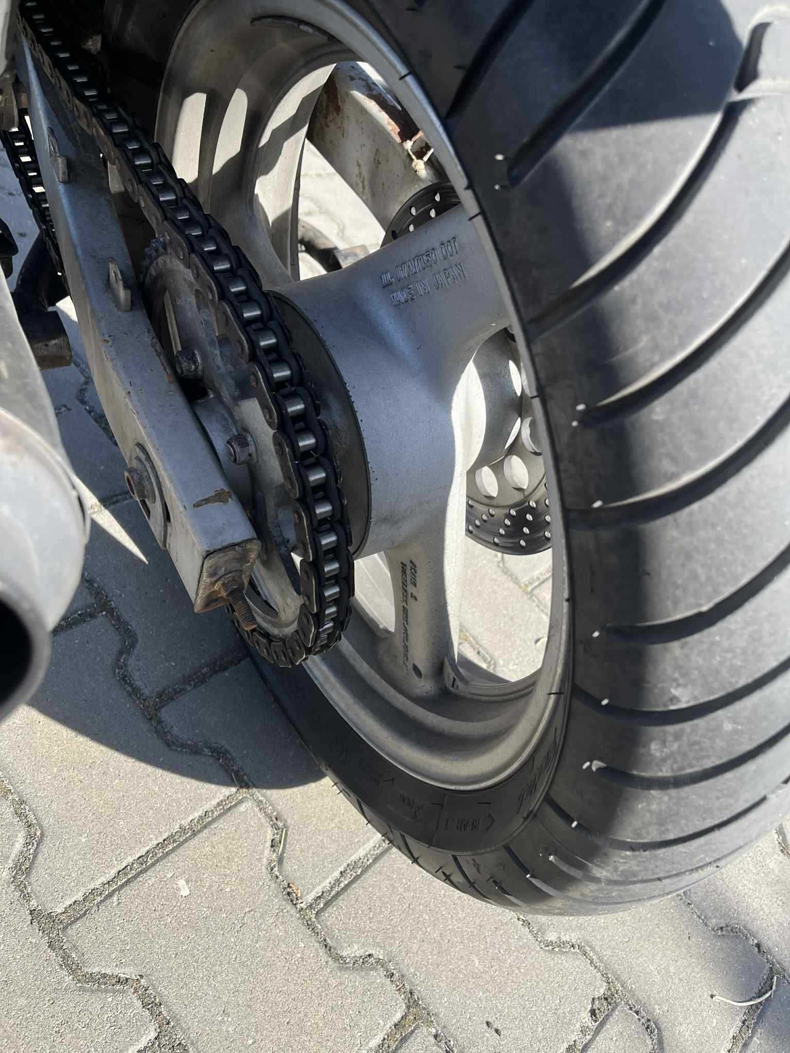 Suzuki GSXF 600 Olejak