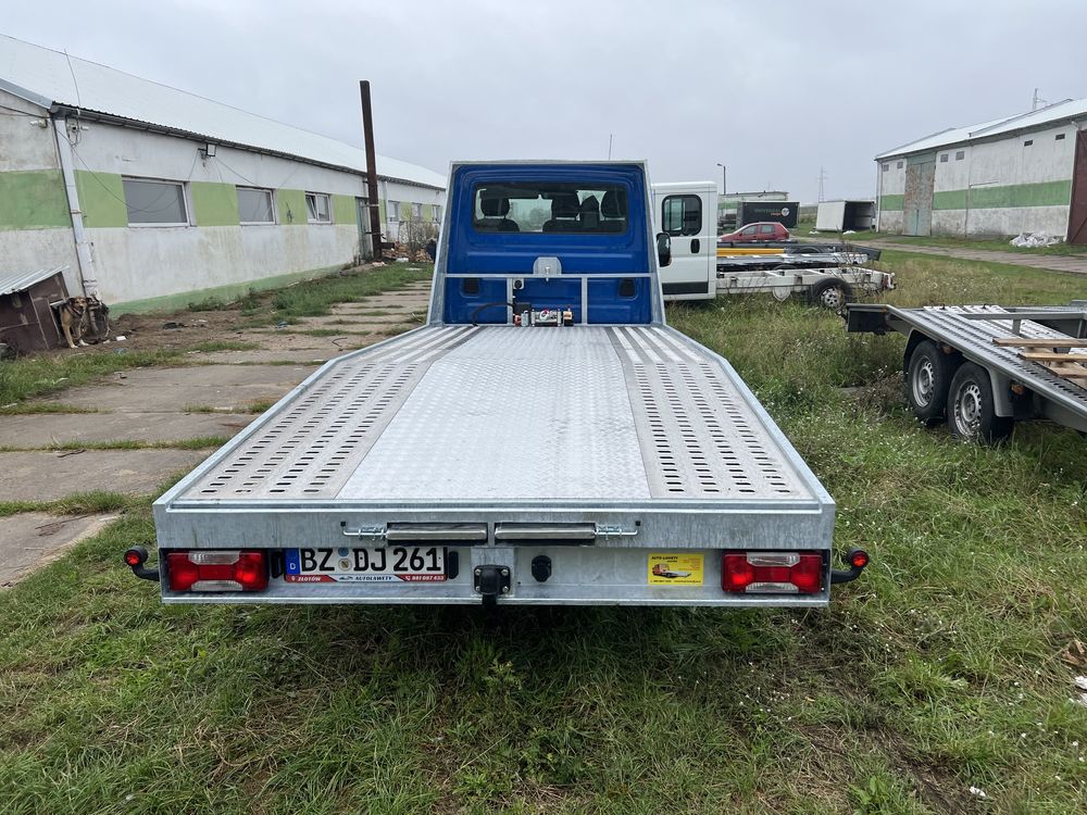 Zabudowa  auto-lawety gotowe na placu pomoc drogowa