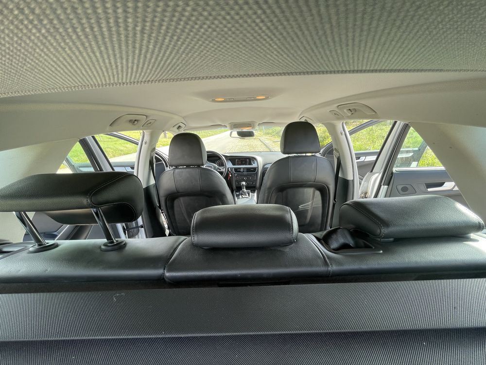 Audi A4 Avant cinza metalizado