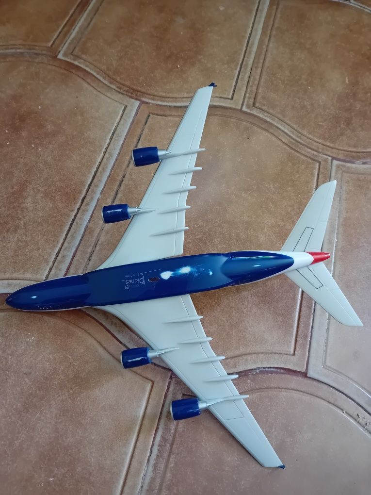 Avião plastico 28cm