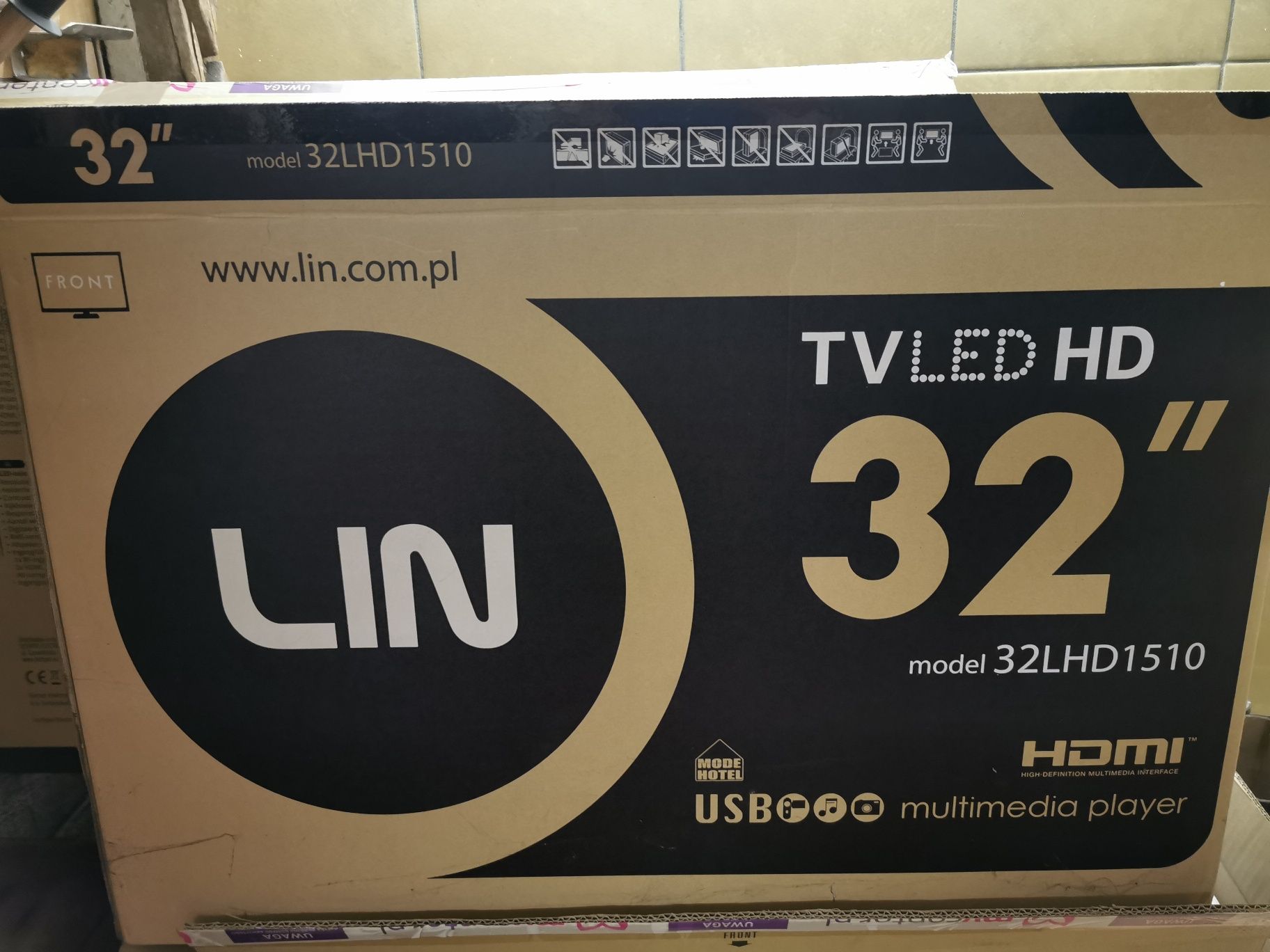 Telewizor Lin z uchwytem na ścianę