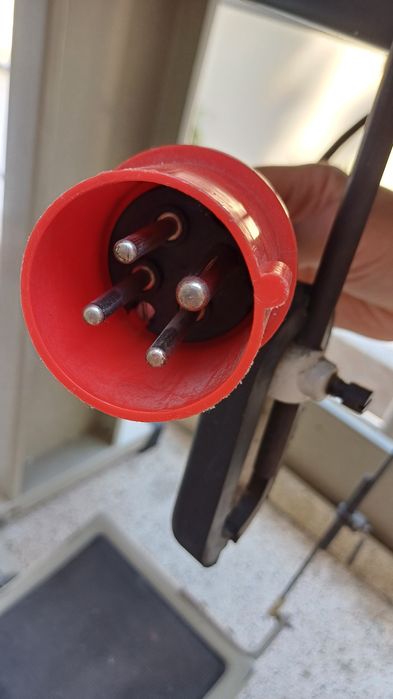 Máquina de Gaspear da Marca Refrey de 1 agulha - motor trifásico