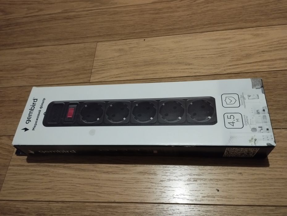 Сетевой удлинитель Gembird 4.5 м кабель 5 розеток SPG5-G-15B-PRO