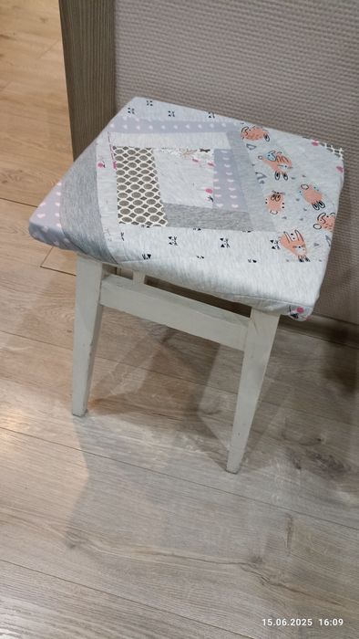 Чохли на кухонні табуретки