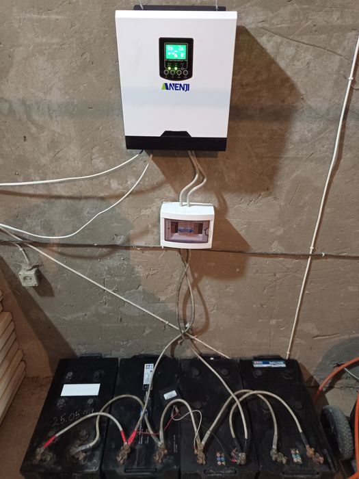 Комплект безперебійного живлення.