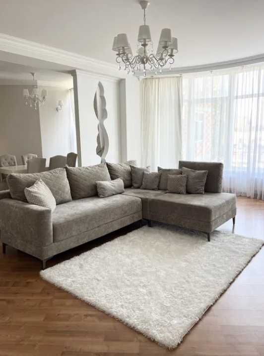 3-комн. квартира 145 м.кв. ЖК Кукуруза пр.Шевченко Парк Победы
